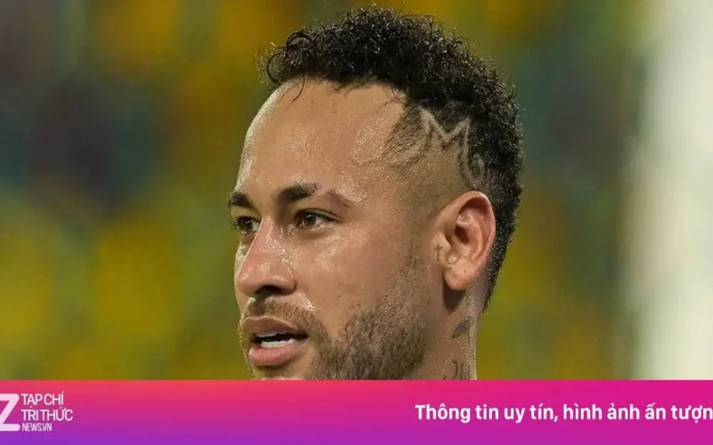 أسطورة الدوري الإنجليزي الممتاز يوجه انتقادات لاذعة لنجم الهلال نيمار بسبب مستواه